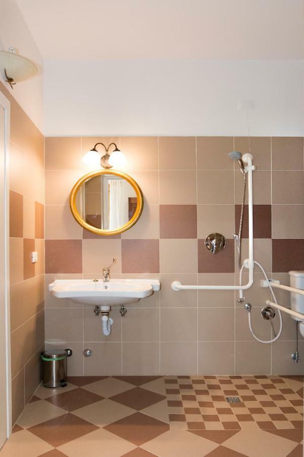 Agriturismo Podere Rondinaio Lamporecchio Eksteriør bilde